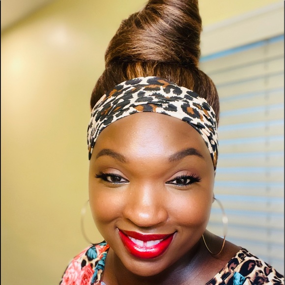 Meet your Posher, Demetria - Picture 1 of 2